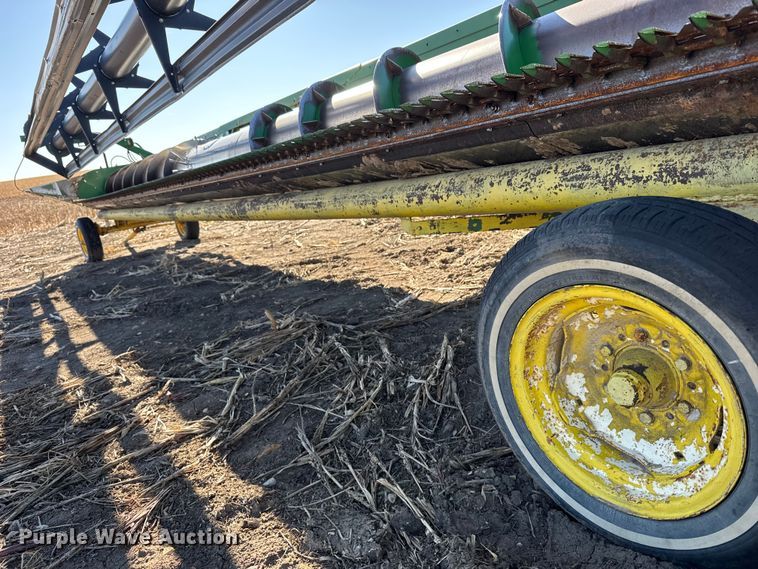 image for item FB0617 John Deere 930 rigid head