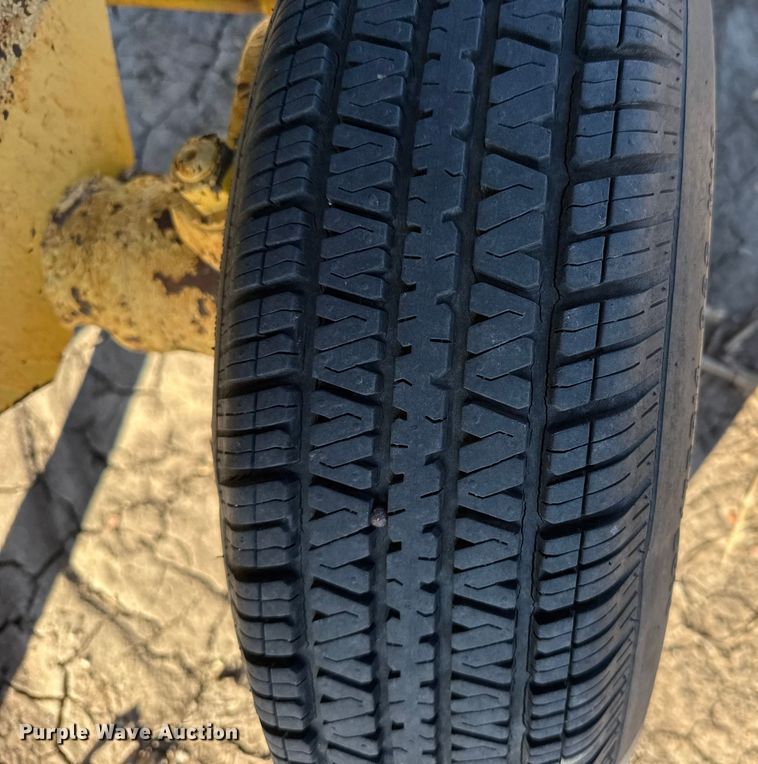 image for item FB0617 John Deere 930 rigid head