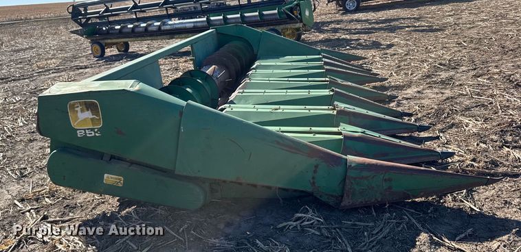 image for item FB0618 John Deere 853 all-crop head