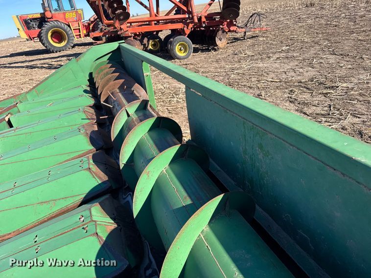 image for item FB0618 John Deere 853 all-crop head