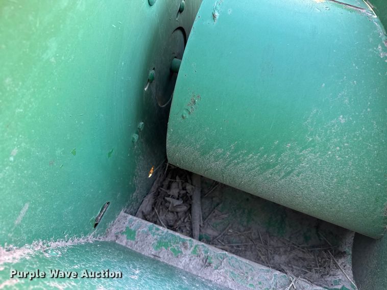 image for item FB0618 John Deere 853 all-crop head