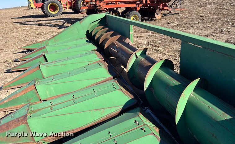 image for item FB0618 John Deere 853 all-crop head