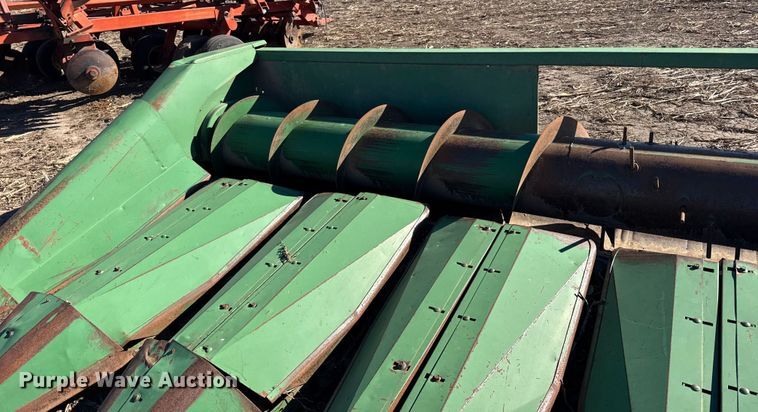 image for item FB0618 John Deere 853 all-crop head