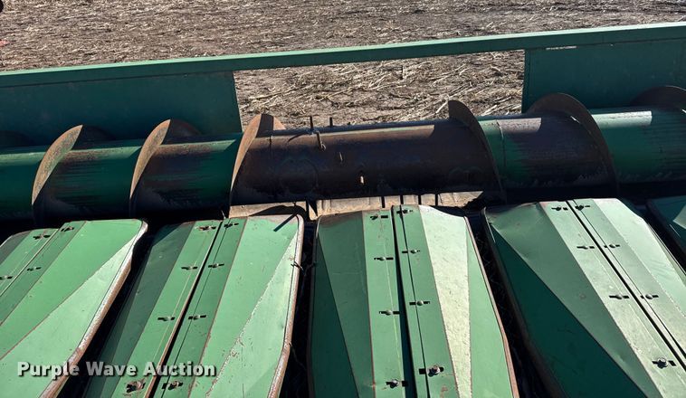 image for item FB0618 John Deere 853 all-crop head