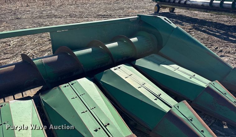 image for item FB0618 John Deere 853 all-crop head