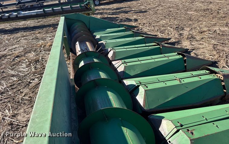 image for item FB0618 John Deere 853 all-crop head