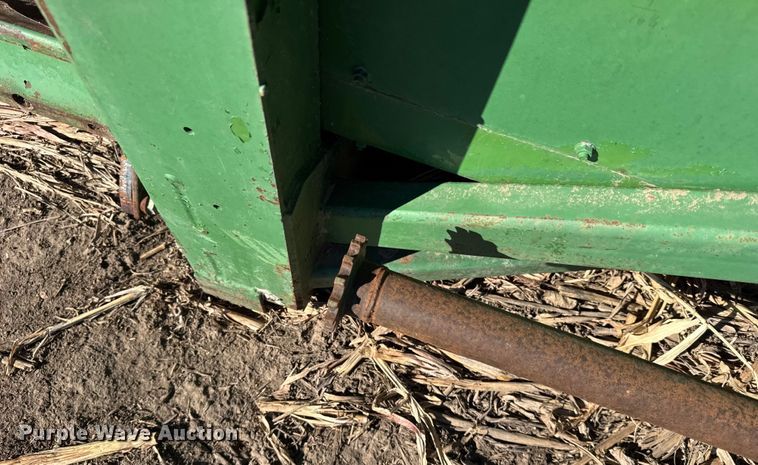 image for item FB0618 John Deere 853 all-crop head