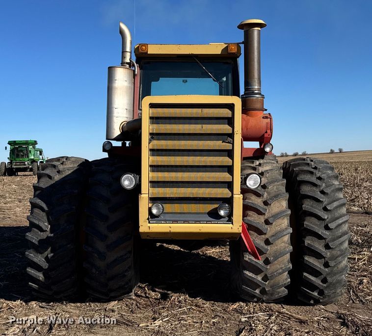 image for item FB0620 1980 Versatile 895 4WD tractor