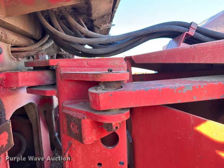 image for item FB0620 1980 Versatile 895 4WD tractor