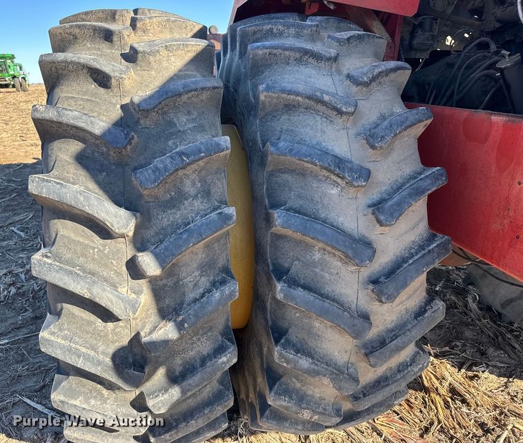 image for item FB0620 1980 Versatile 895 4WD tractor