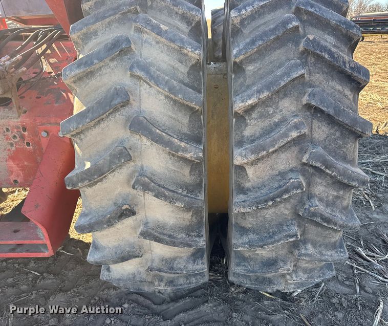 image for item FB0620 1980 Versatile 895 4WD tractor