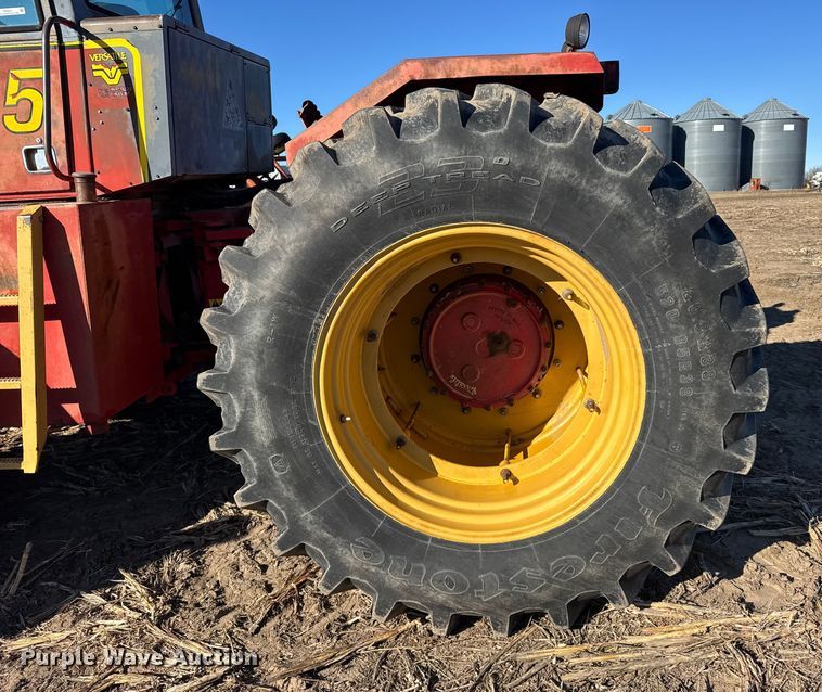 image for item FB0620 1980 Versatile 895 4WD tractor