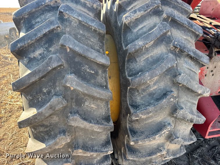 image for item FB0620 1980 Versatile 895 4WD tractor