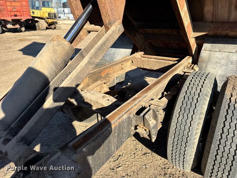 image for item FB0621 1971 Chevrolet C50 grain truck