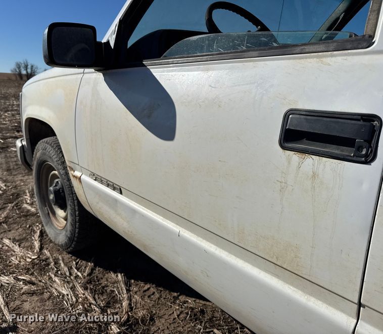 image for item FB0622 1998 Chevrolet C2500 pickup truck