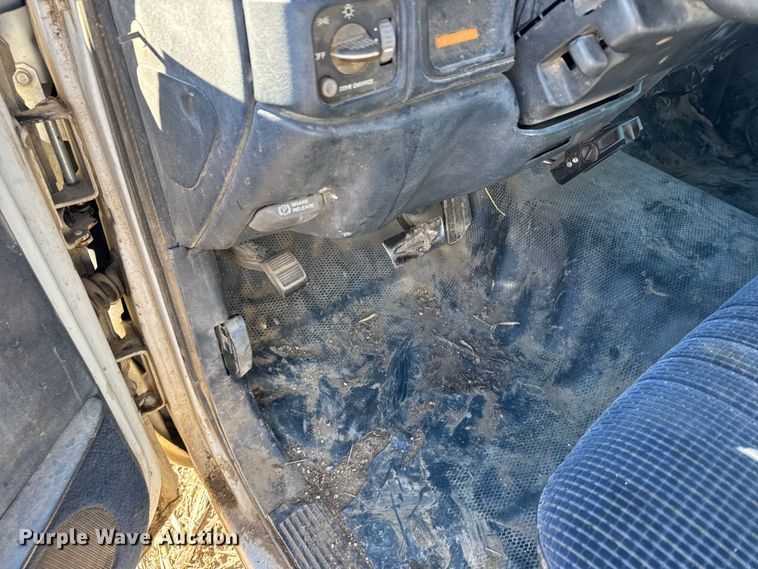 image for item FB0622 1998 Chevrolet C2500 pickup truck