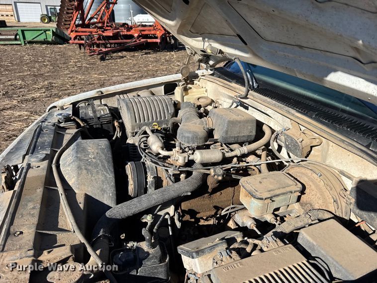 image for item FB0622 1998 Chevrolet C2500 pickup truck