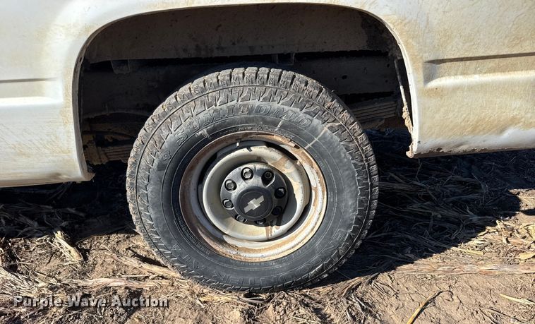 image for item FB0622 1998 Chevrolet C2500 pickup truck