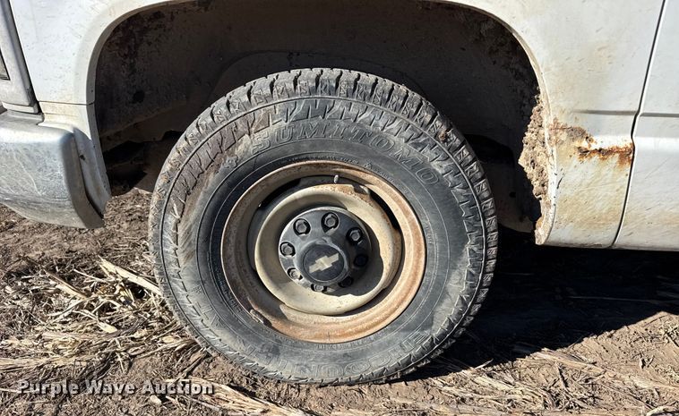 image for item FB0622 1998 Chevrolet C2500 pickup truck