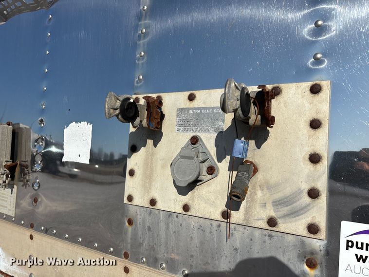 image for item FG0030 1993 Timpte grain trailer