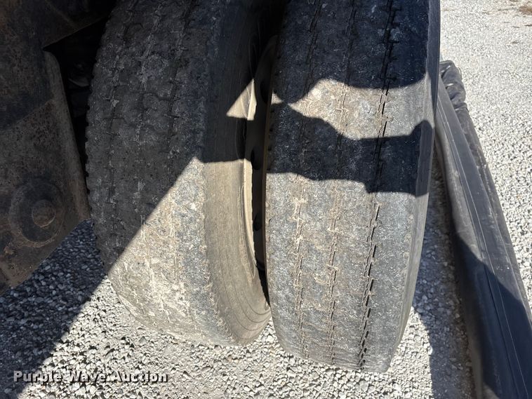 image for item FG0030 1993 Timpte grain trailer