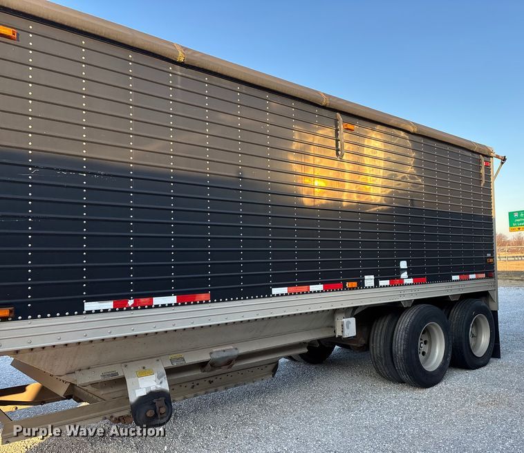 image for item FG0033 2007 Timpte Super Hopper grain trailer