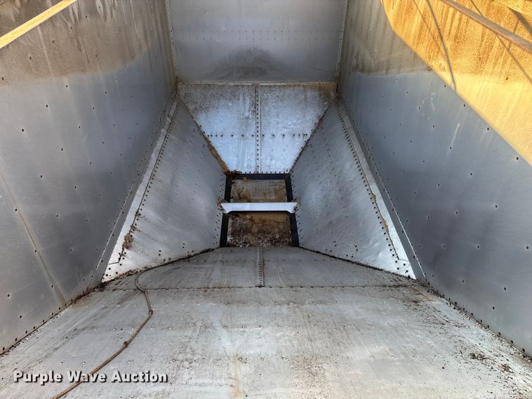 image for item FG0033 2007 Timpte Super Hopper grain trailer