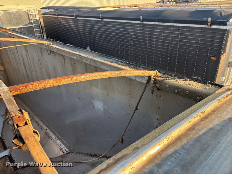 image for item FG0033 2007 Timpte Super Hopper grain trailer