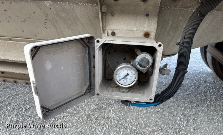 image for item FG0033 2007 Timpte Super Hopper grain trailer