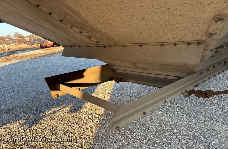 image for item FG0033 2007 Timpte Super Hopper grain trailer