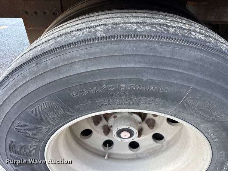 image for item FG0033 2007 Timpte Super Hopper grain trailer