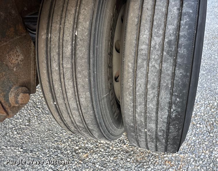 image for item FG0033 2007 Timpte Super Hopper grain trailer