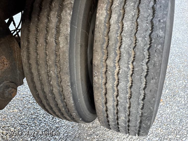 image for item FG0033 2007 Timpte Super Hopper grain trailer