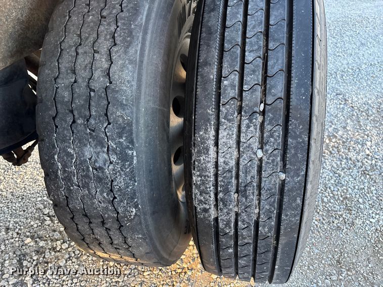 image for item FG0033 2007 Timpte Super Hopper grain trailer