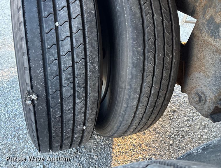 image for item FG0033 2007 Timpte Super Hopper grain trailer