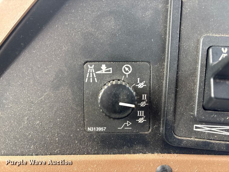 image for item FG2577 2013 John Deere 4730 sprayer