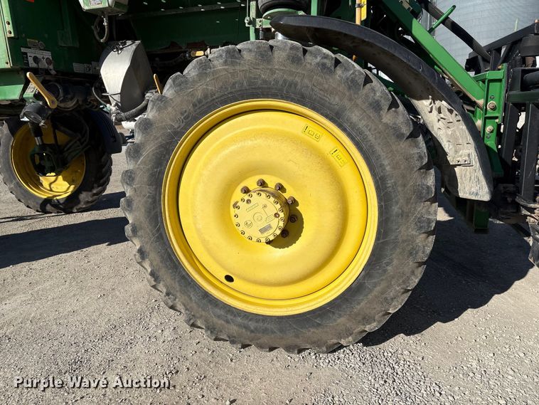 image for item FG2577 2013 John Deere 4730 sprayer
