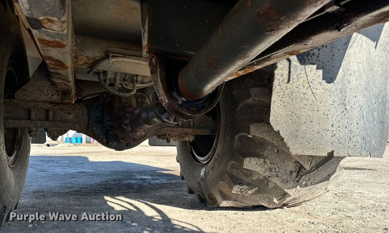 image for item FG2578 2012 TerraGator TG7300 spreader