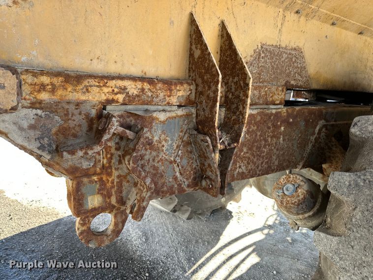 image for item FG2578 2012 TerraGator TG7300 spreader