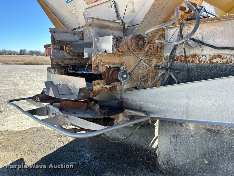 image for item FG2578 2012 TerraGator TG7300 spreader