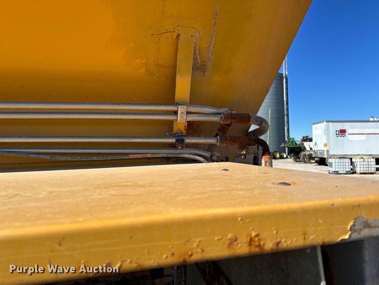 image for item FG2578 2012 TerraGator TG7300 spreader