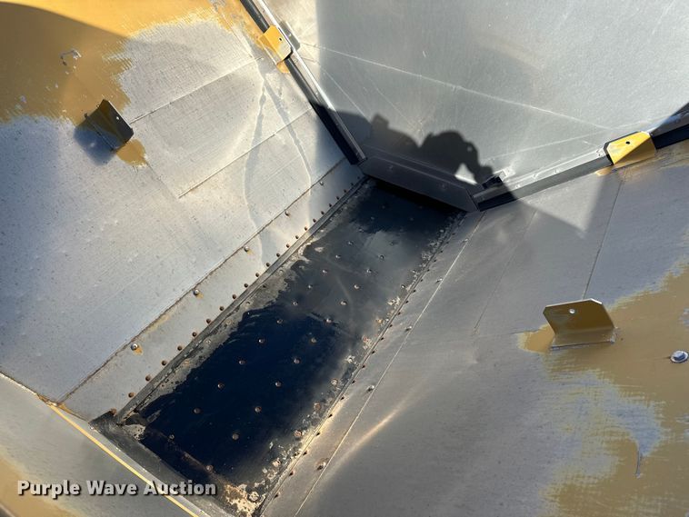 image for item FG2578 2012 TerraGator TG7300 spreader