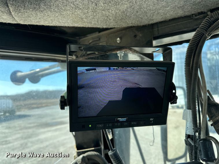 image for item FG2578 2012 TerraGator TG7300 spreader