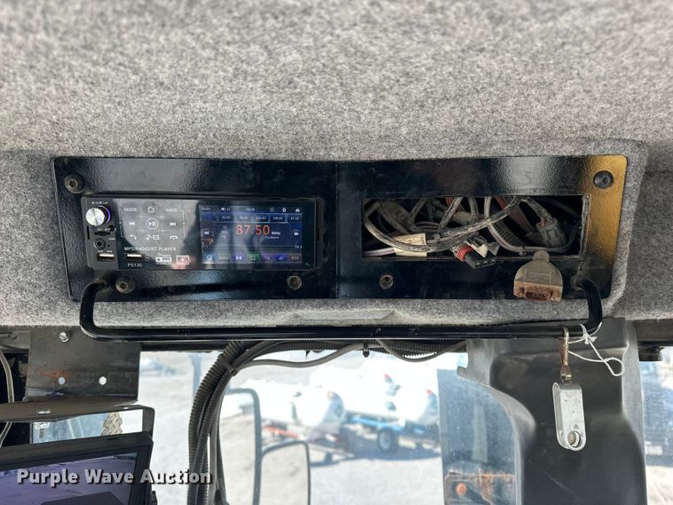 image for item FG2578 2012 TerraGator TG7300 spreader