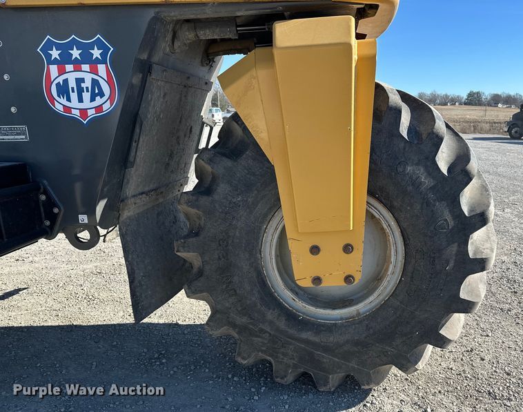 image for item FG2578 2012 TerraGator TG7300 spreader