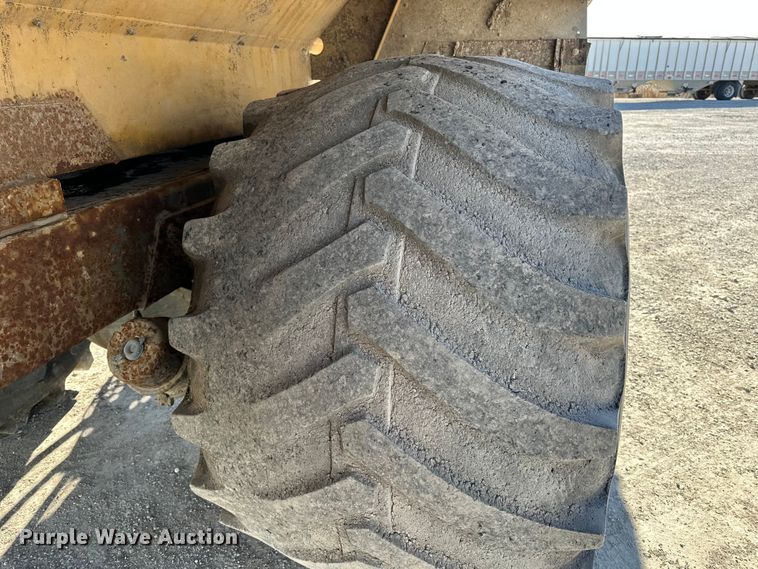 image for item FG2578 2012 TerraGator TG7300 spreader