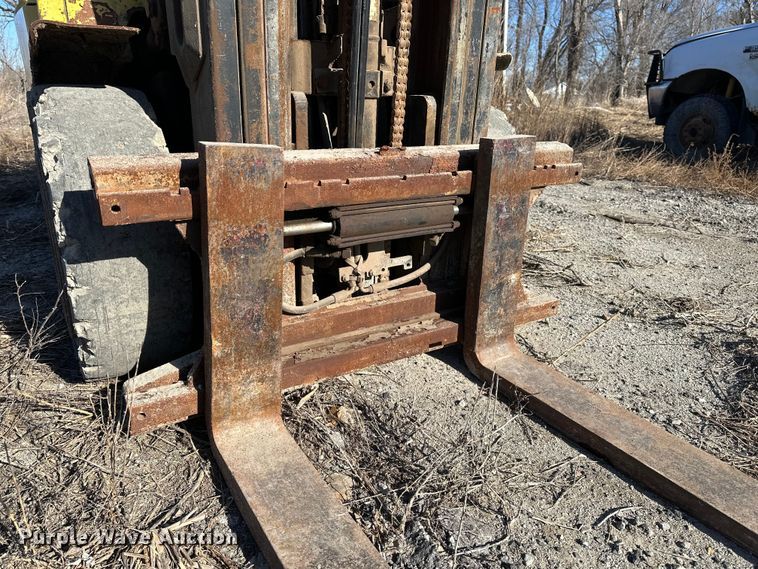 image for item FG2579 Hyster H50XM forklift