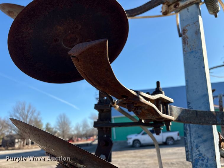 image for item FG2587 Raven NH3 applicator