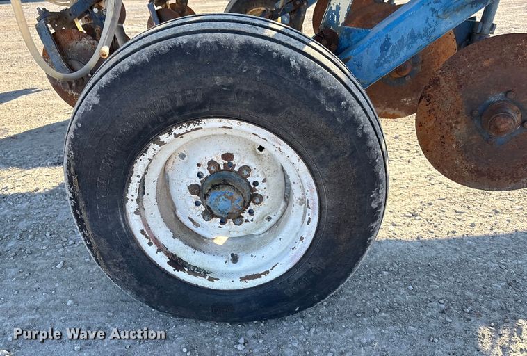 image for item FG2587 Raven NH3 applicator