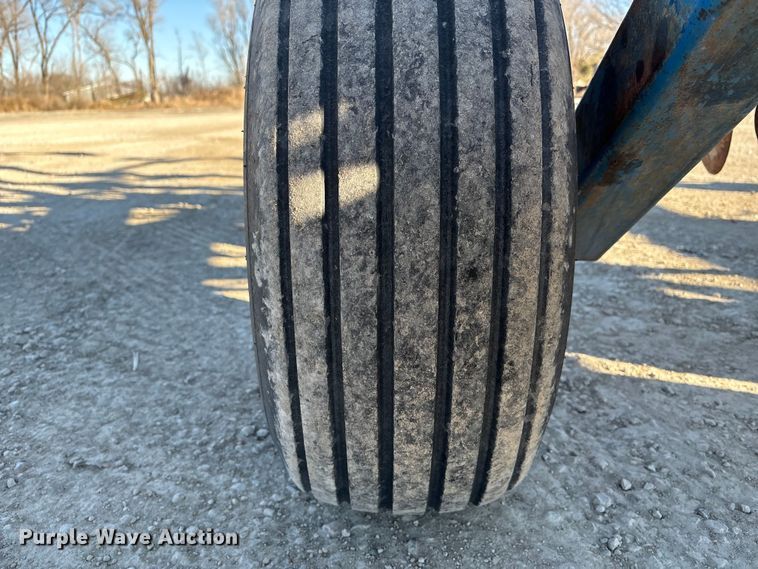 image for item FG2587 Raven NH3 applicator